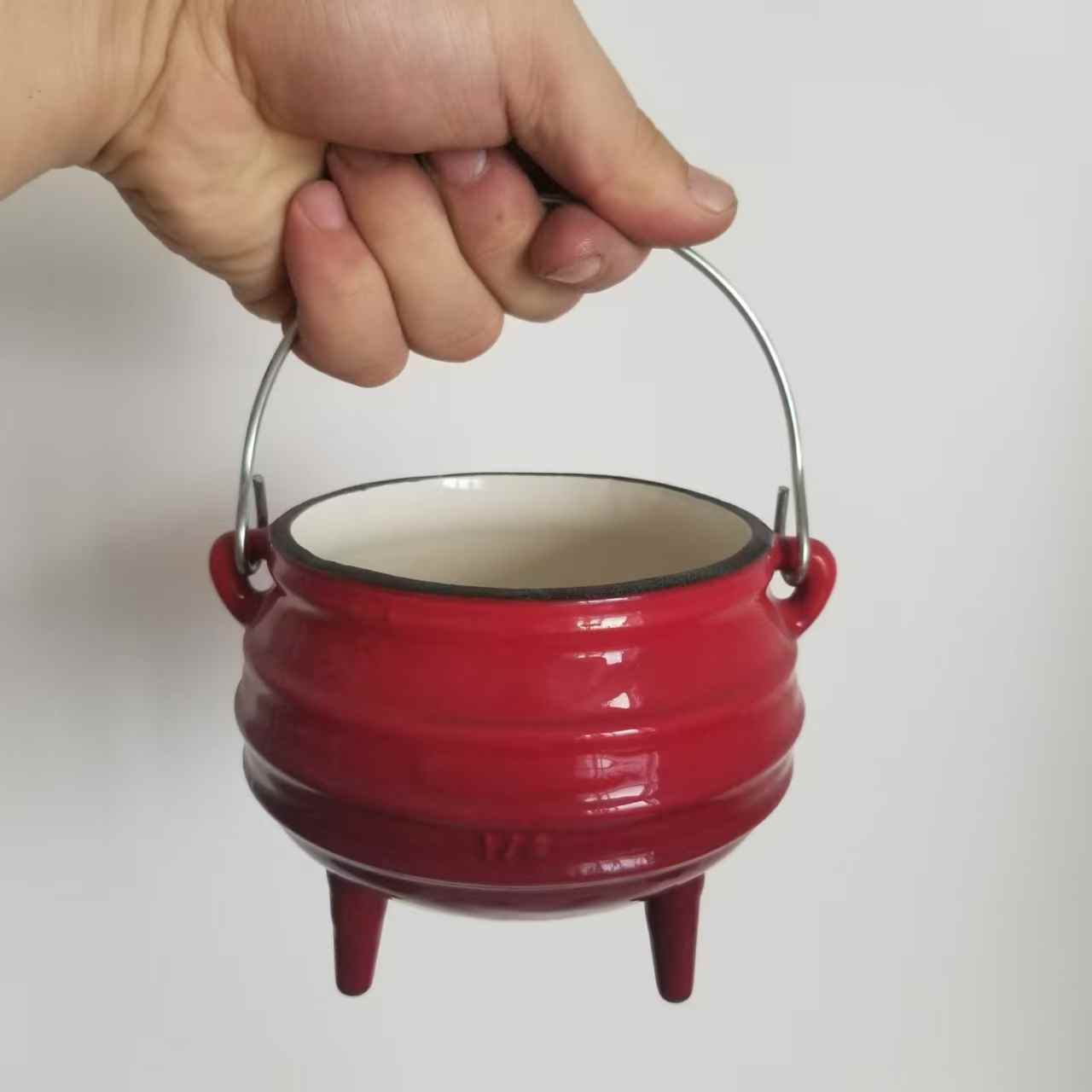 Чугунная эмалированная кастрюл – обзор и цена Camping Cooking Dutch Oven